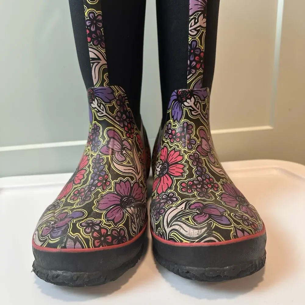 BOGS Classic Tall May Flowers Boots Womens 11 Floral Waterproof Rain Snow Boots